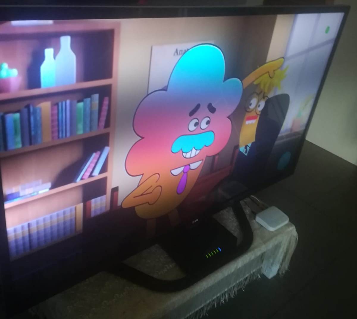 televisor con franja oscura en pantalla