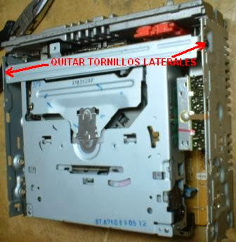 QUITANDO TORNILLOS LATERALES DE LA REPRODUCTORA SONY