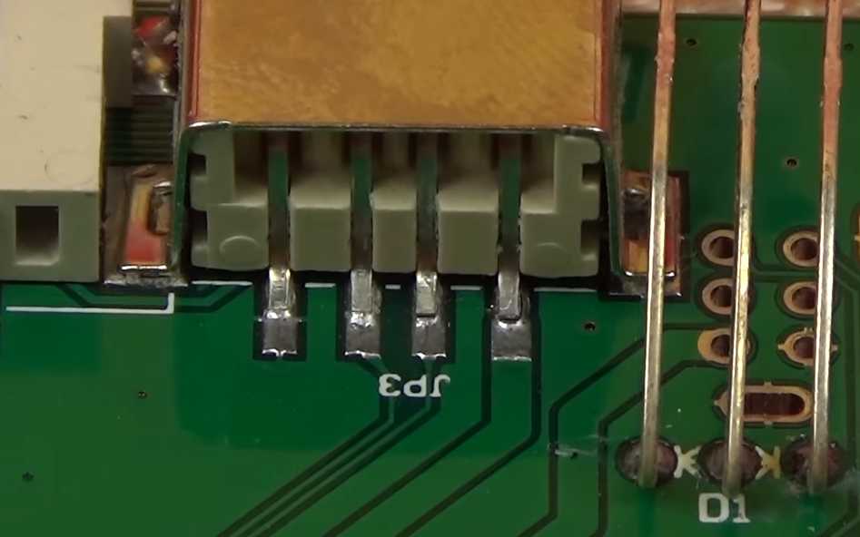 jack usb del autorradio para soldar los pines centrales