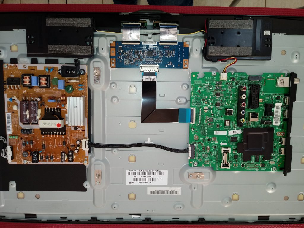 vista de los modulos del tv LCD