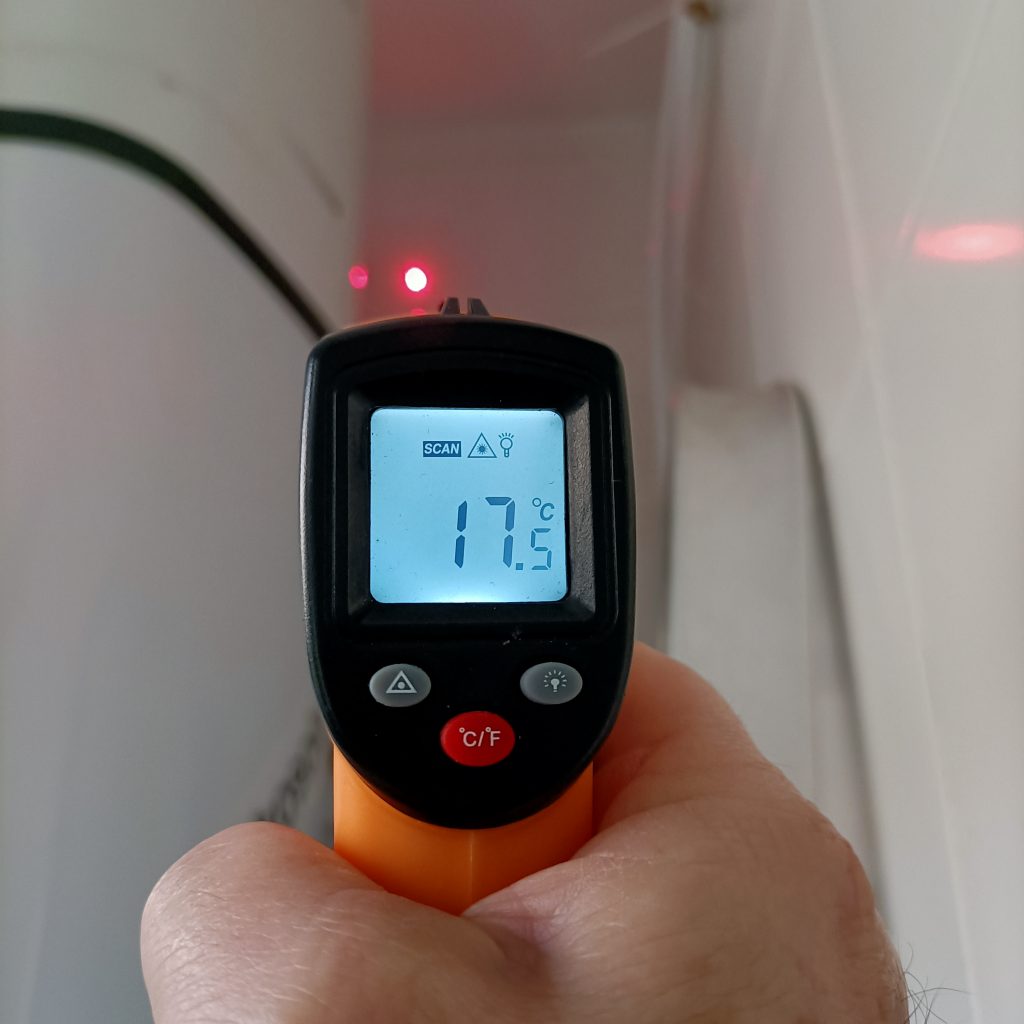 17,5º C a la salida del calentador de agua de la bomba de calor