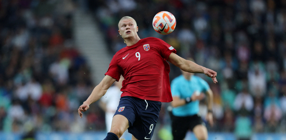 Erling Haaland, en un partido con Noruega. ANTONIO BRONIC / Reuters