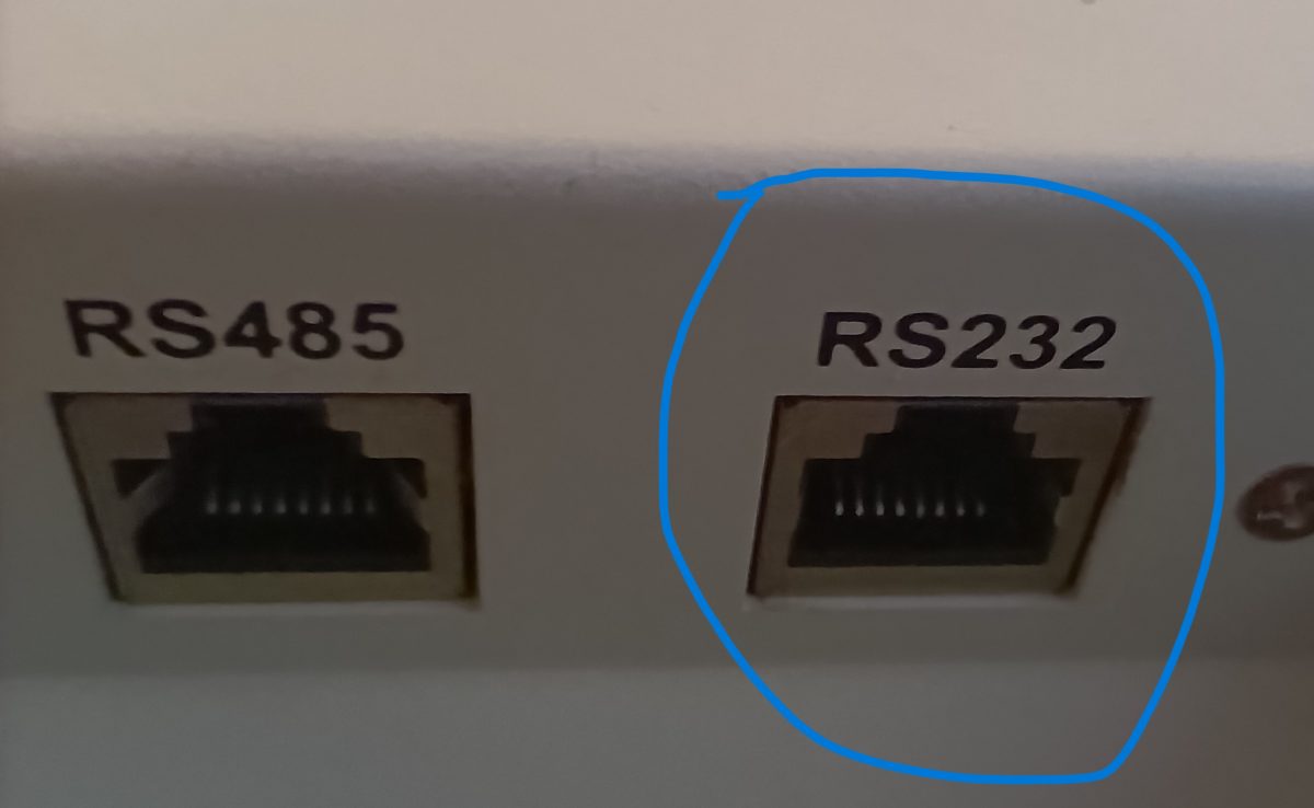 El RS232 desde el inversor para la red local